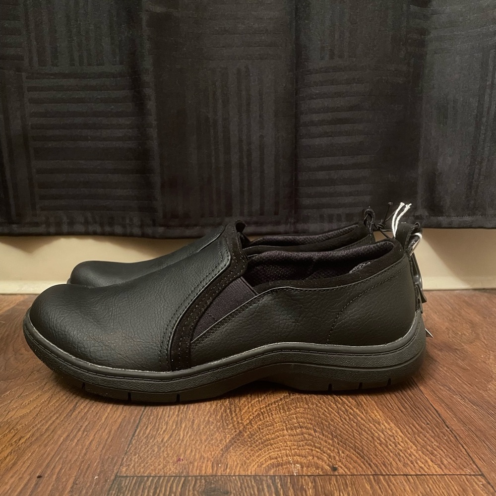 Dr. Scholls Non slip NWT black shoe